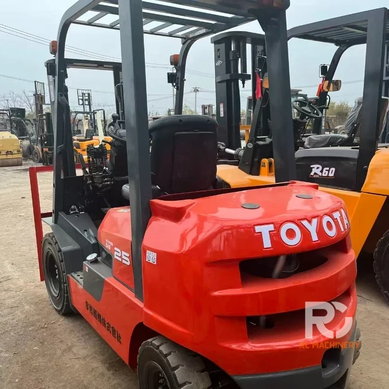 2USED FORKLIGT TOYOTA 25