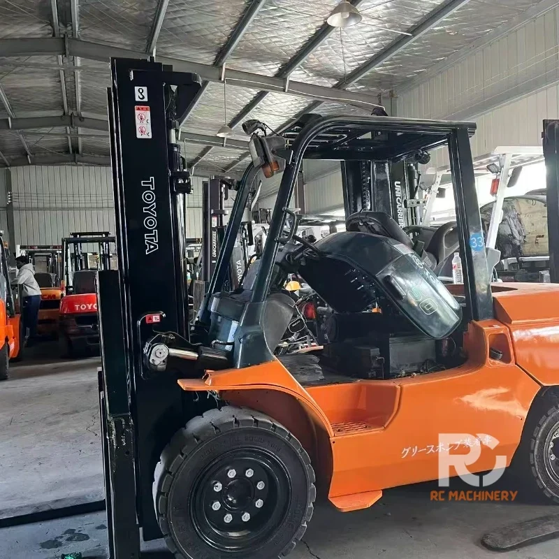 2USED FORKLIFT TOYOTA50