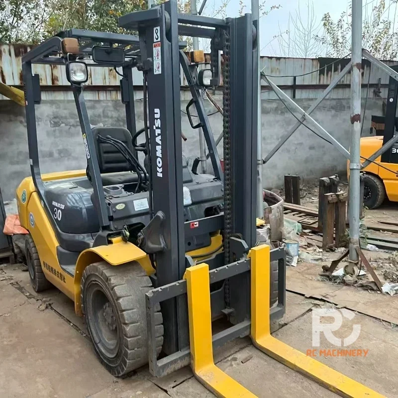 4USED FORKLIFT KOMATUS 30
