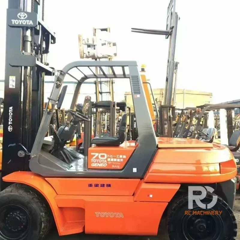 7USED FORKLIFT TOYOTA70