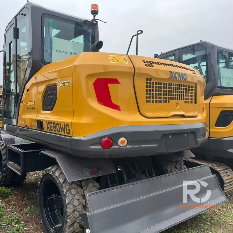 9BRAND NEW EXCAVATOR XCMG 80