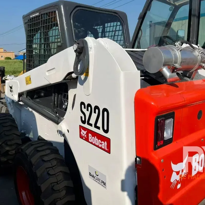 5USED BOBCAT LOADER 220